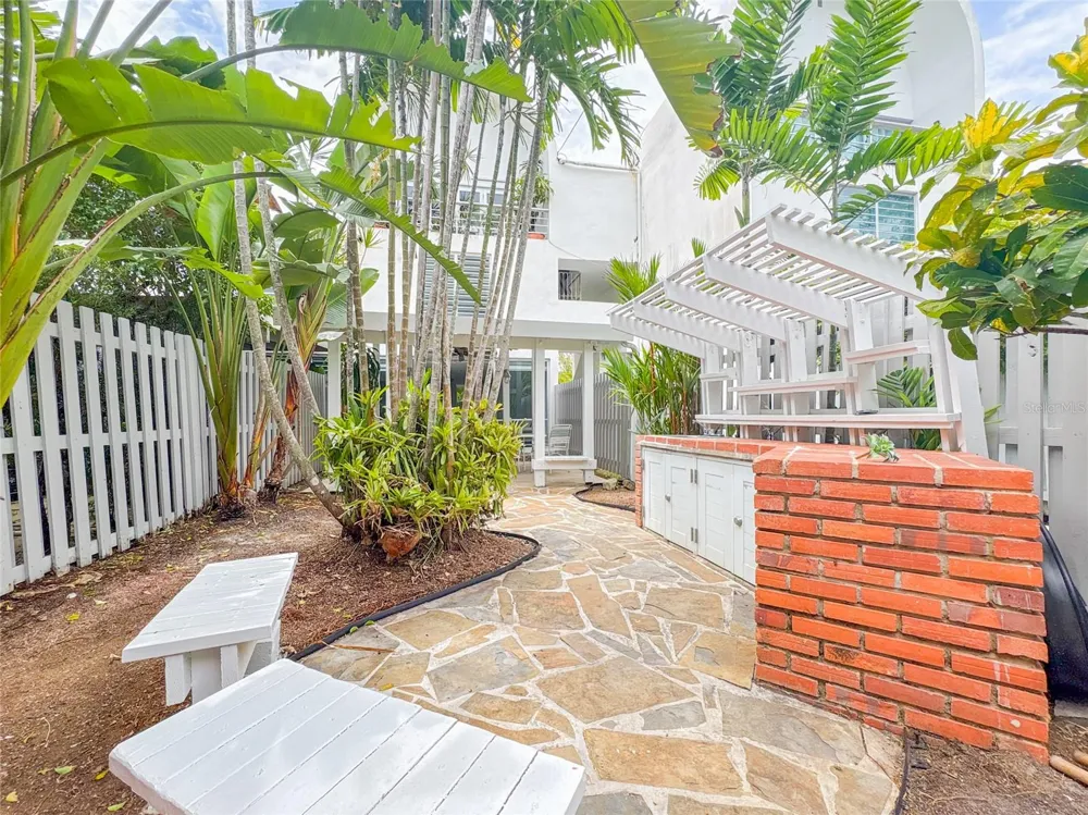 595 CLL MAXIMO GOMEZ #G115 San Juan, PR 00918