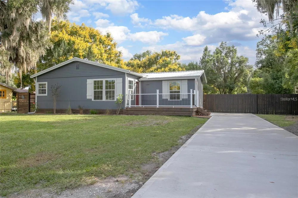 1014 TALTON AVE Deland, FL 32720