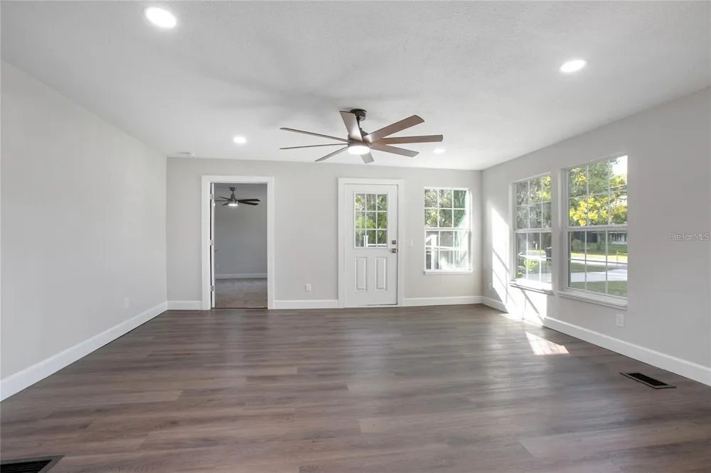 1014 TALTON AVE Deland, FL 32720