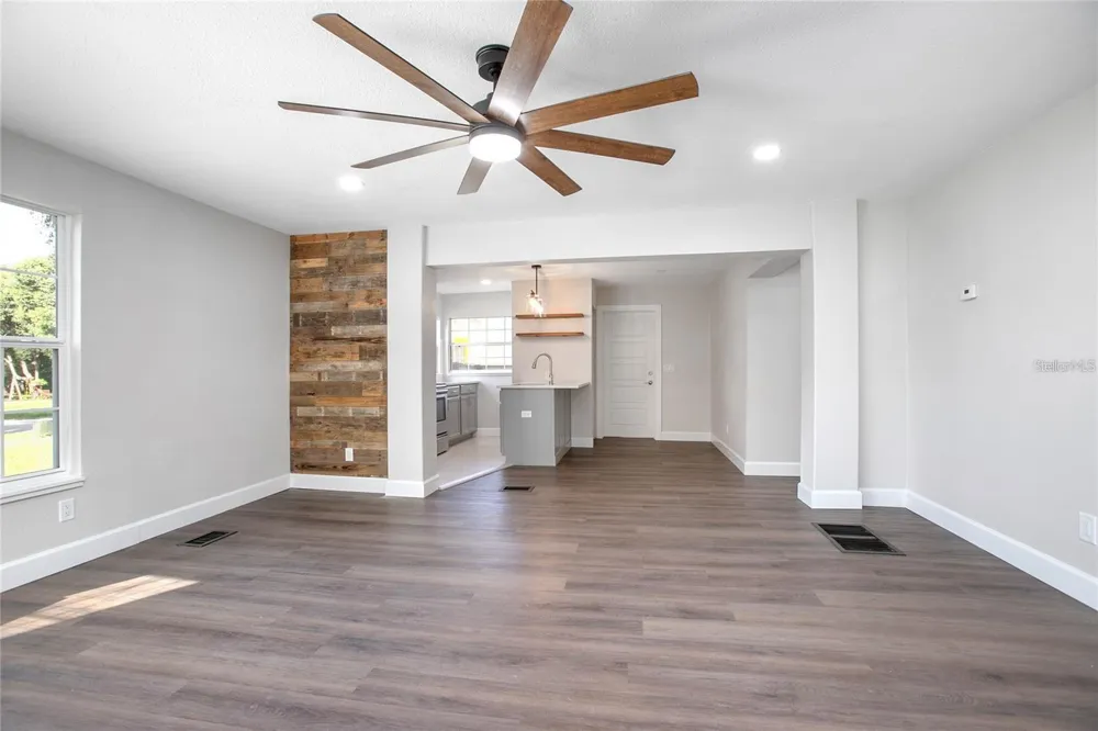 1014 TALTON AVE Deland, FL 32720