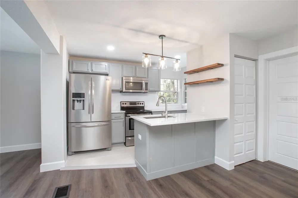 1014 TALTON AVE Deland, FL 32720