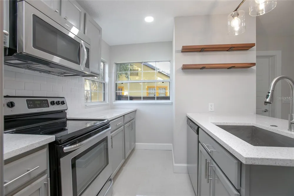 1014 TALTON AVE Deland, FL 32720
