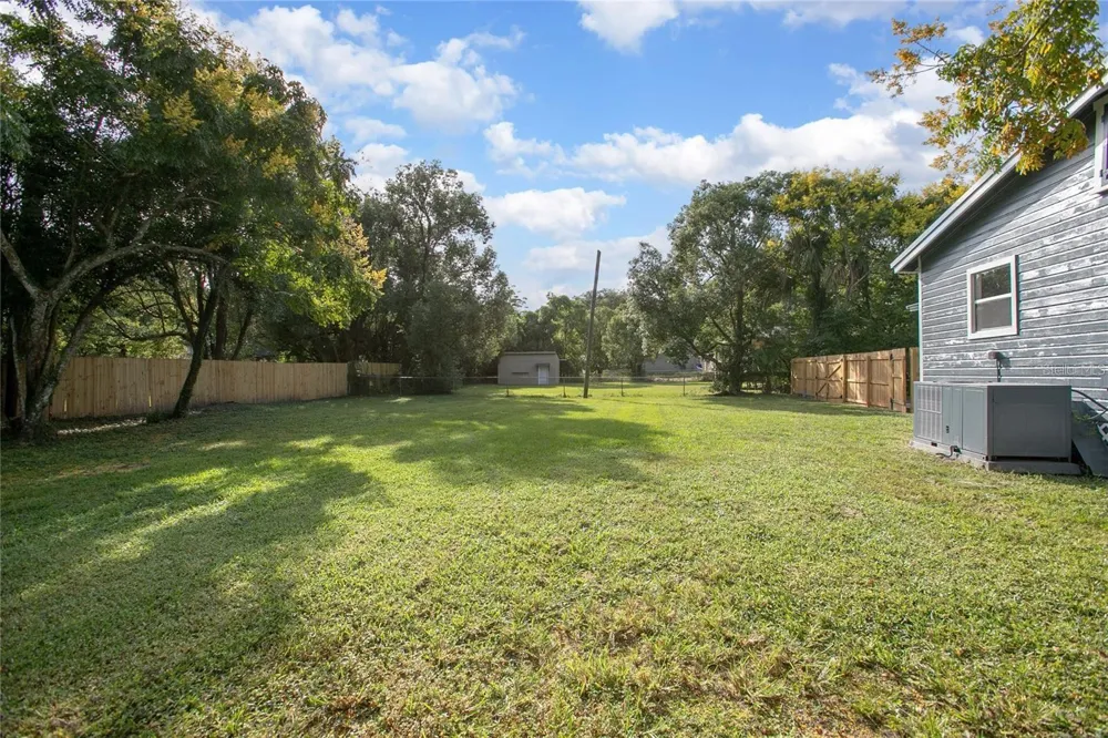 1014 TALTON AVE Deland, FL 32720