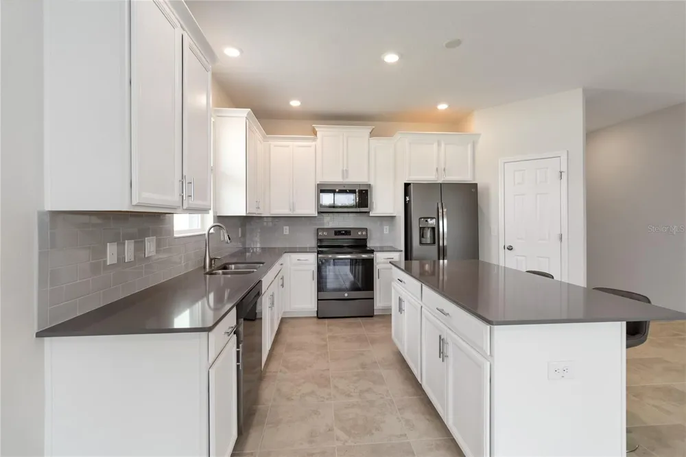 1651 CHATSWORTH CIRCLE St Cloud, FL 34771