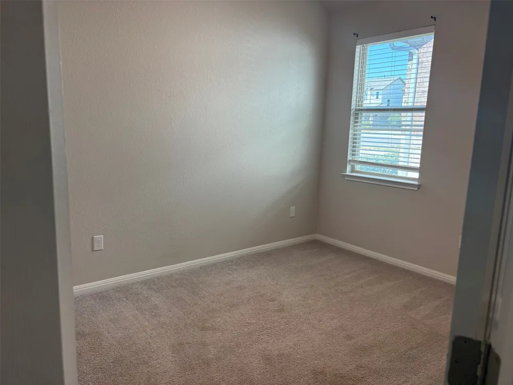 185 Munk Lane Leander, TX 78641