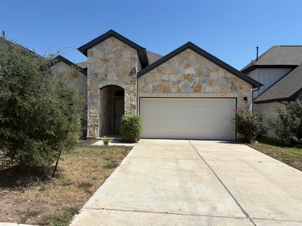 185 Munk Lane Leander, TX 78641