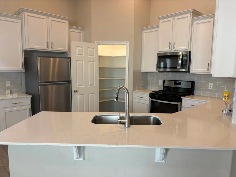 185 Munk Lane Leander, TX 78641