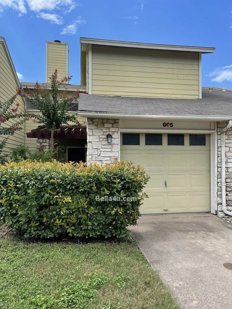 512 Eberhart Lane #605 Austin, TX 78745