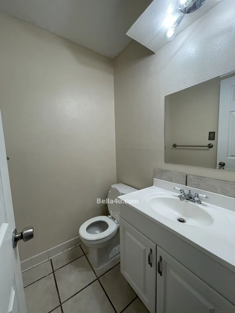 512 Eberhart Lane #605 Austin, TX 78745