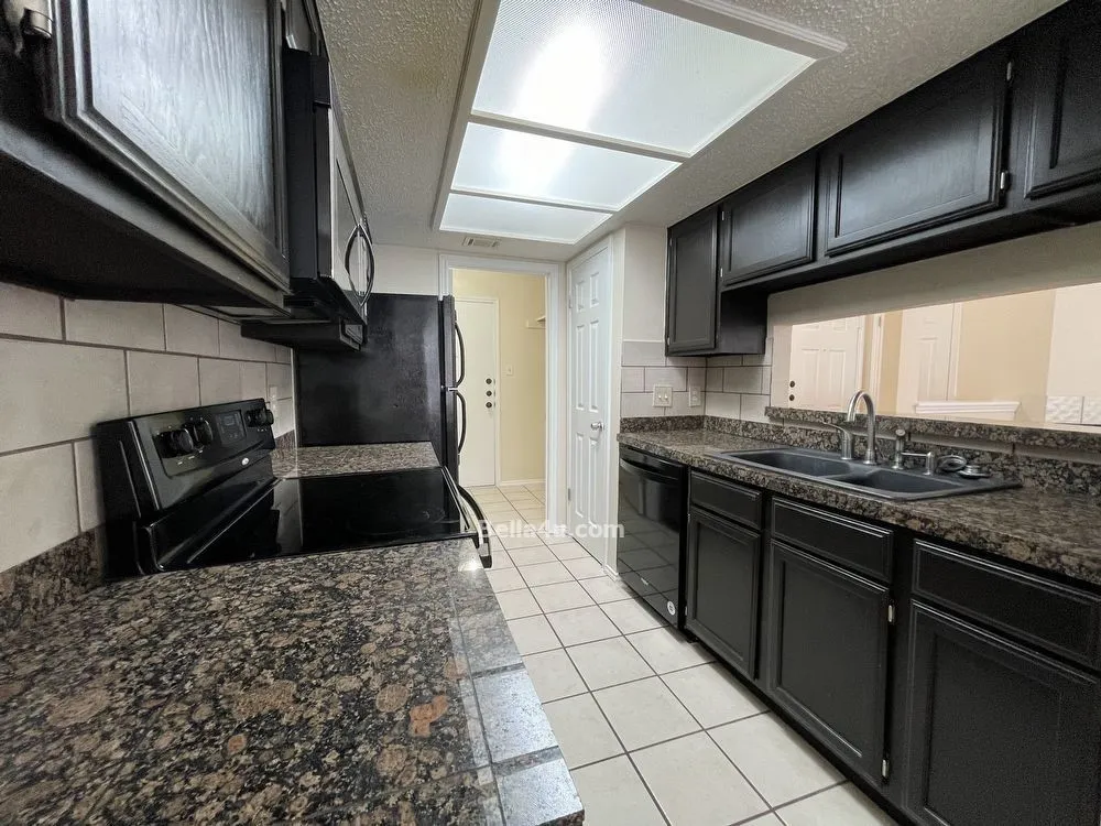 512 Eberhart Lane #605 Austin, TX 78745