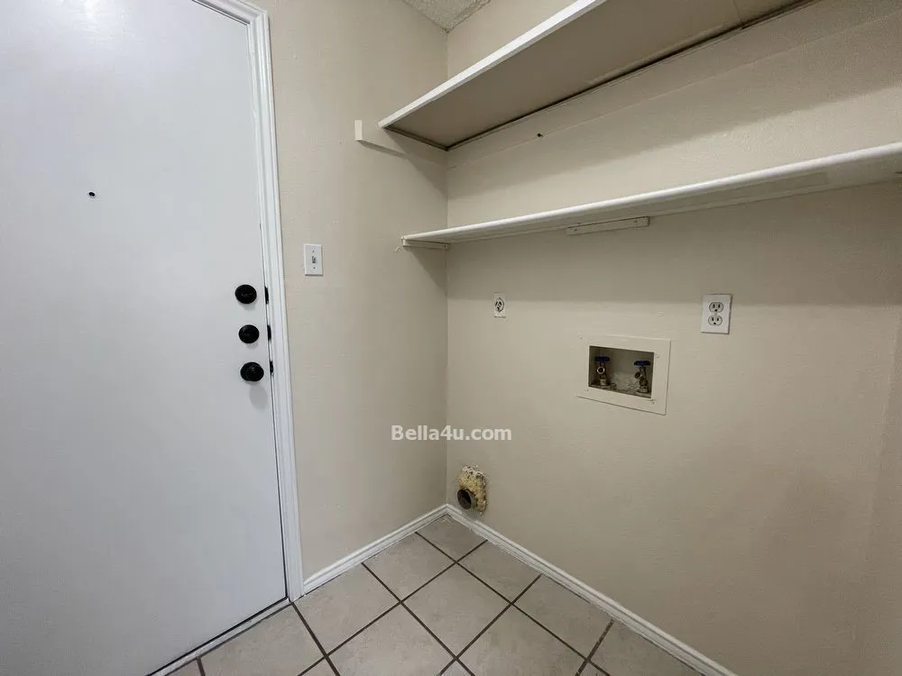 512 Eberhart Lane #605 Austin, TX 78745