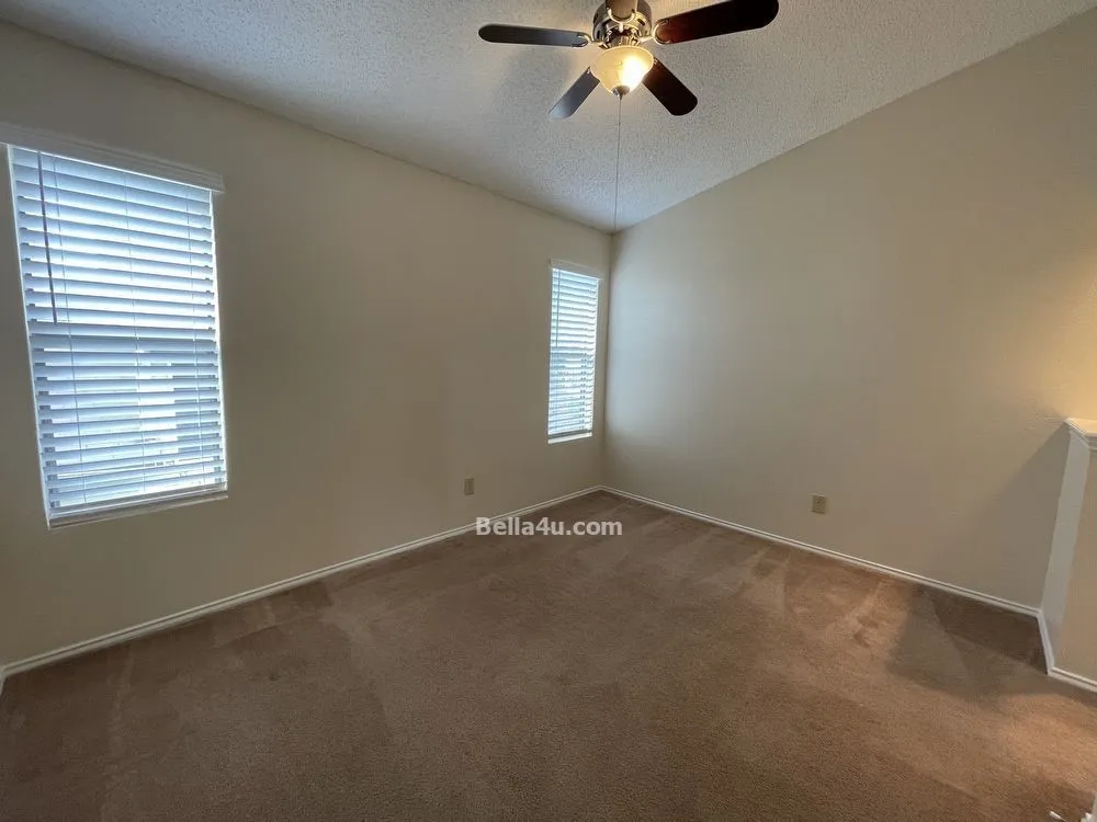 512 Eberhart Lane #605 Austin, TX 78745