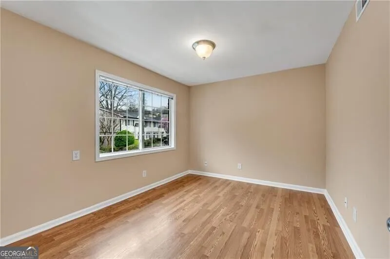 6940 Roswell RD Sandy Springs, GA 30328