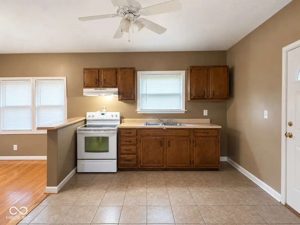 806 S Burlington Drive Muncie, IN 47302