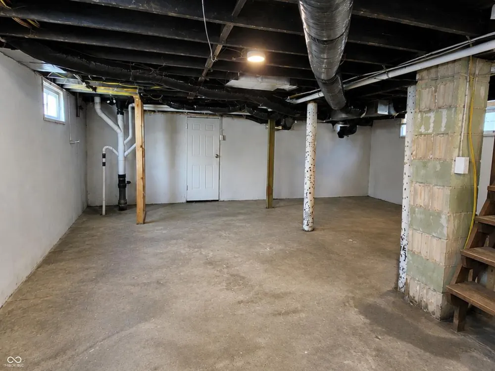 806 S Burlington Drive Muncie, IN 47302