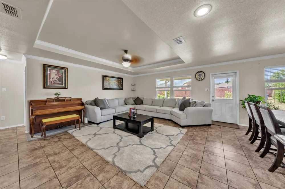 709 Denali Drive Arlington, TX 76002