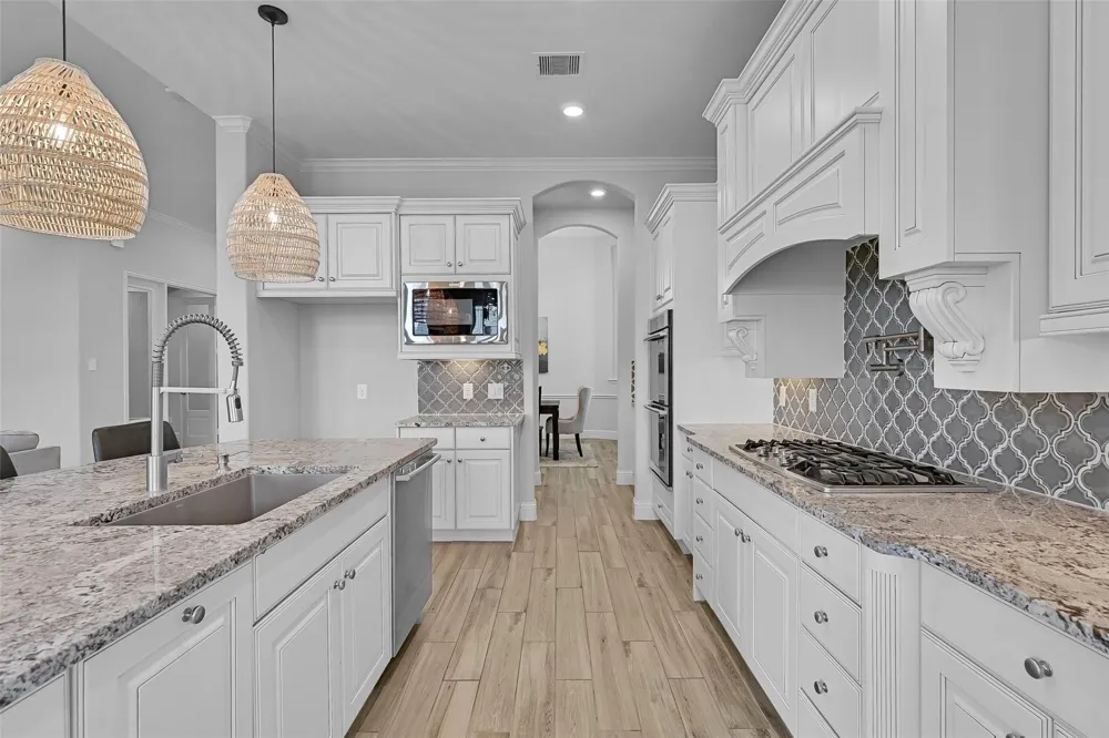 1321 Summer Field Lane Friendswood, TX 77546
