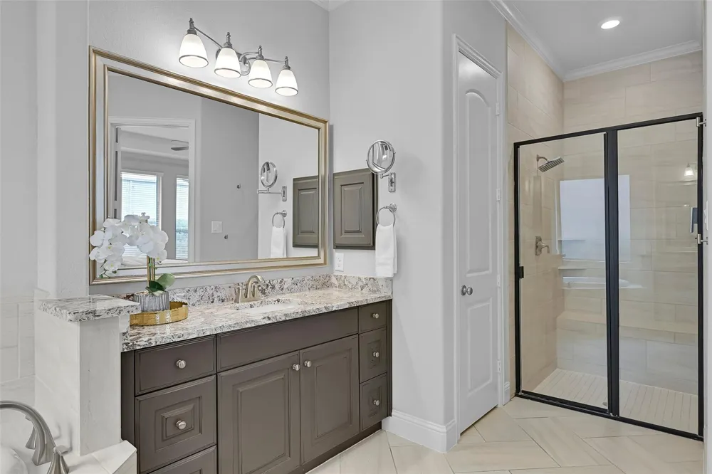 1321 Summer Field Lane Friendswood, TX 77546