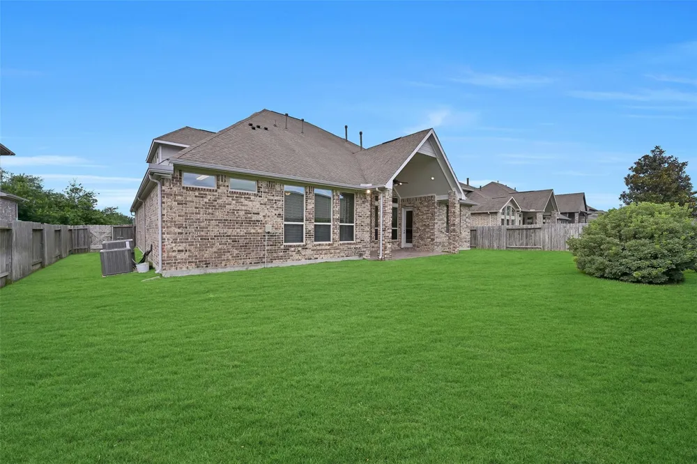 1321 Summer Field Lane Friendswood, TX 77546