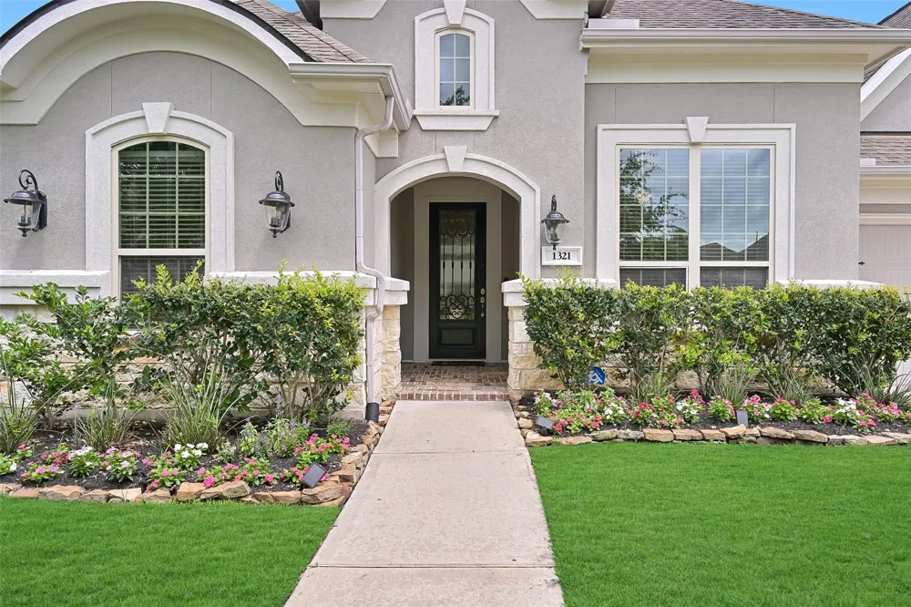 1321 Summer Field Lane Friendswood, TX 77546