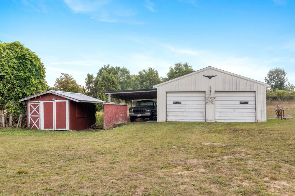 5221 S Maple Island Road Hesperia, MI 49421