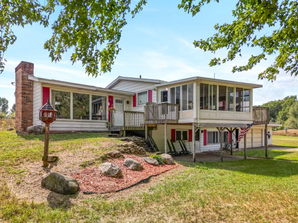 5221 S Maple Island Road Hesperia, MI 49421