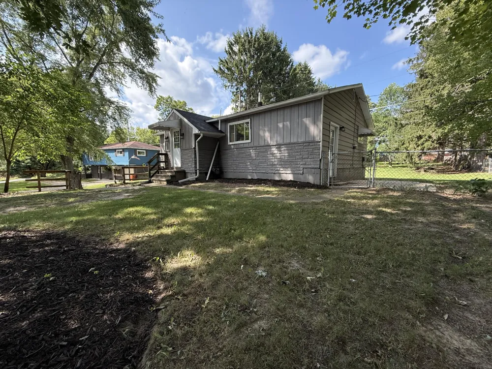 9470 Peck Road Greenville, MI 48838