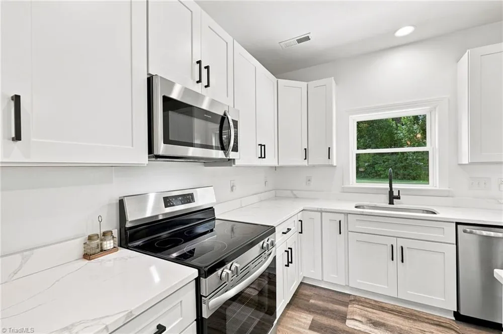 141 Gregorys Grange Drive Yanceyville, NC 27379