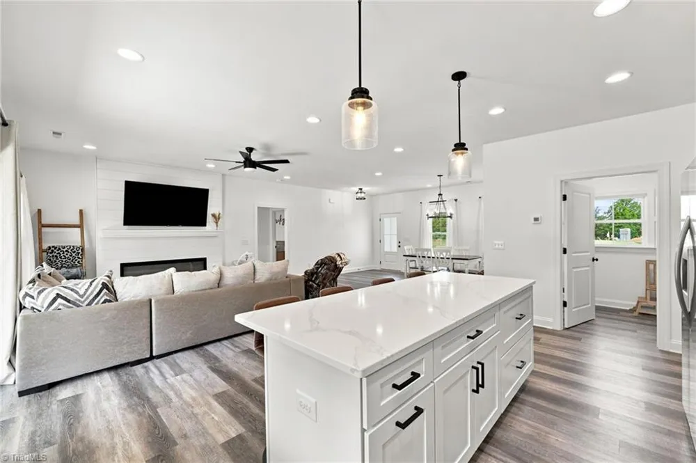 141 Gregorys Grange Drive Yanceyville, NC 27379