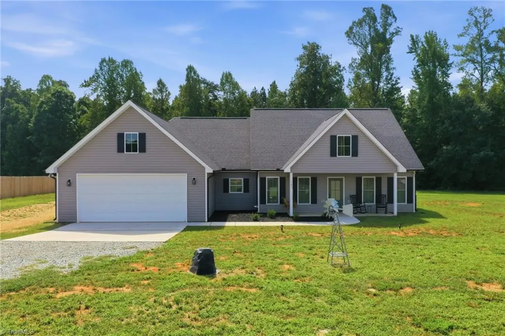 141 Gregorys Grange Drive Yanceyville, NC 27379