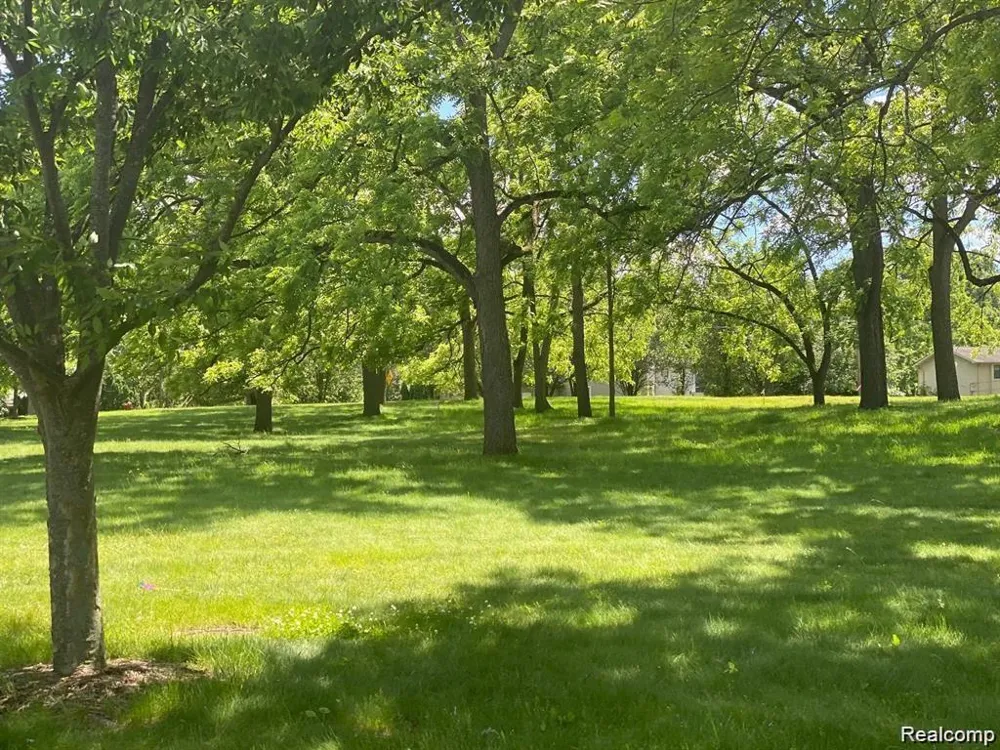 5716 EVERGREEN AVENUE Orchard Lake Village City, MI 48324