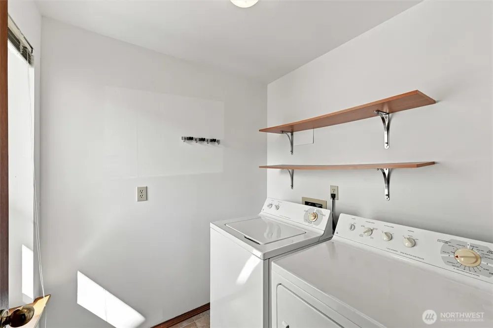 2233 E Birch Street Bellingham, WA 98229