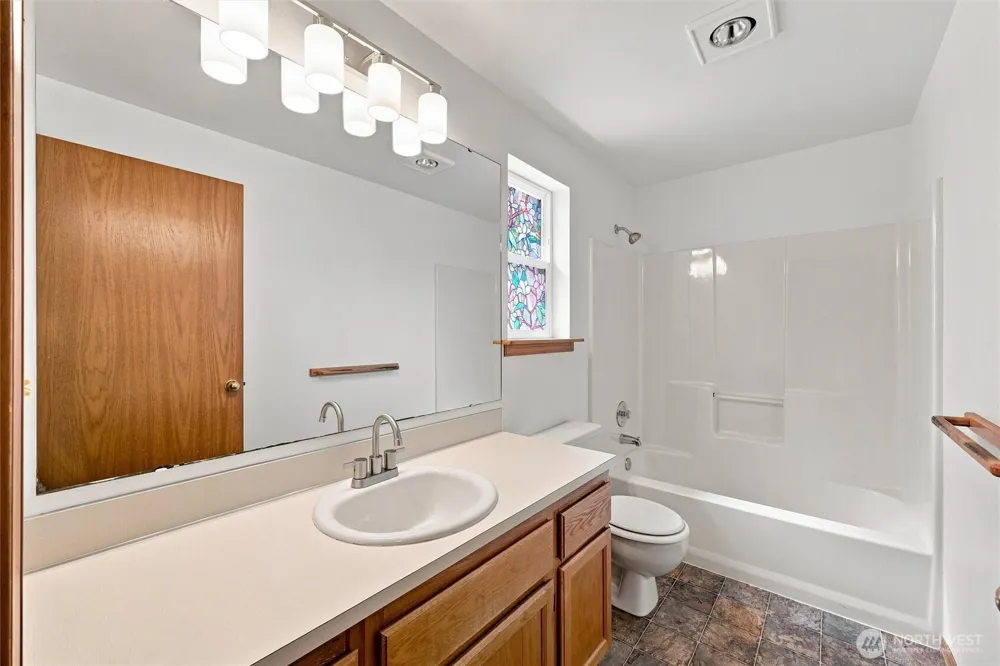 2233 E Birch Street Bellingham, WA 98229
