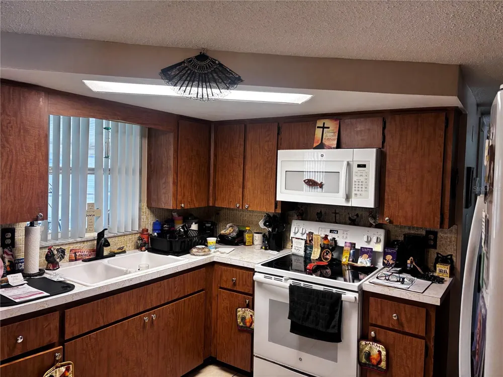 9040 CHATAM LANE Port Richey, FL 34668