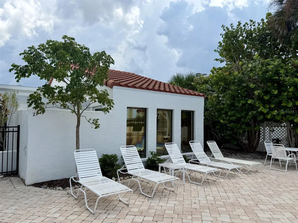 1585 TARPON CENTER DR #21 Venice, FL 34285