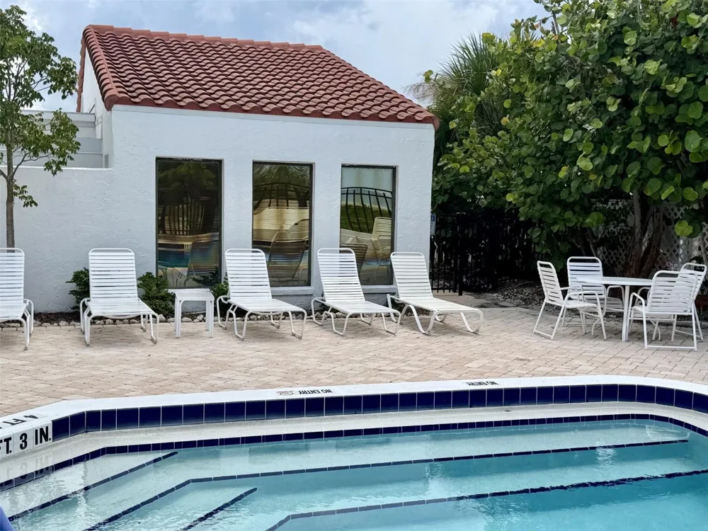 1585 TARPON CENTER DR #21 Venice, FL 34285
