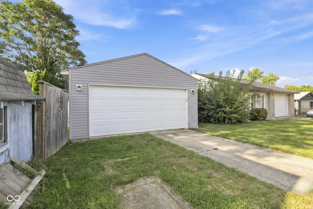 1299 Christian Avenue Noblesville, IN 46060