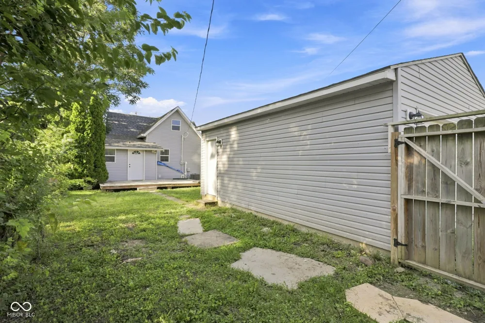 1299 Christian Avenue Noblesville, IN 46060