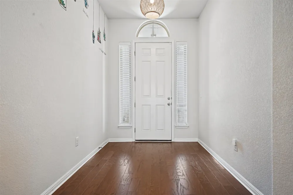 806 Clearwell Street Cedar Park, TX 78613