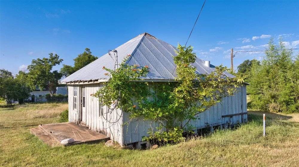505 Ft McKavitt Street Mason, TX 76856