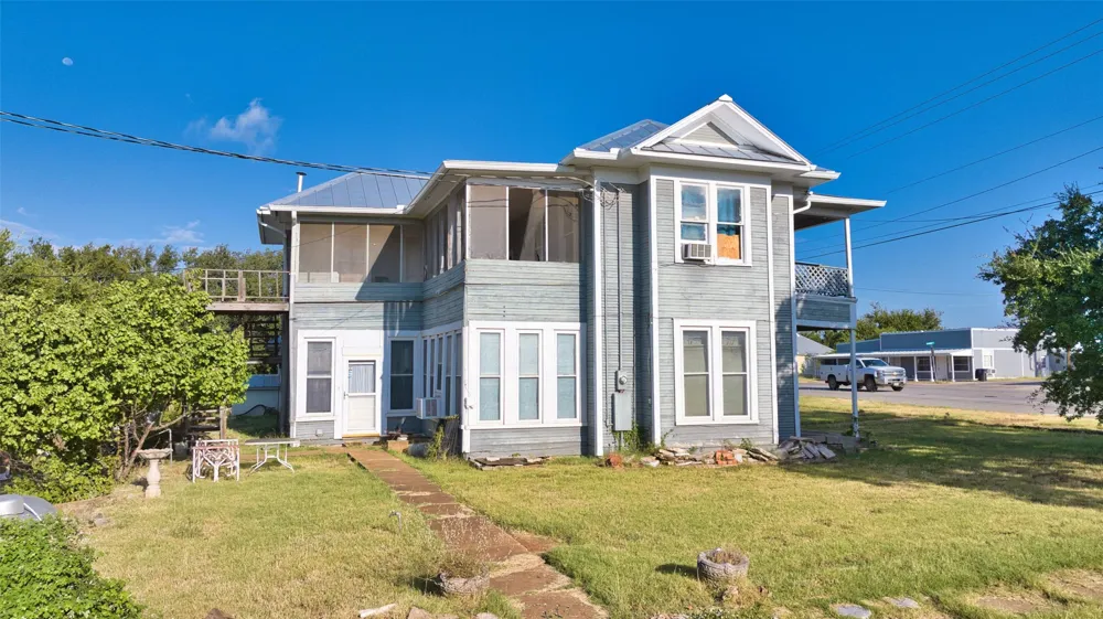 505 Ft McKavitt Street Mason, TX 76856