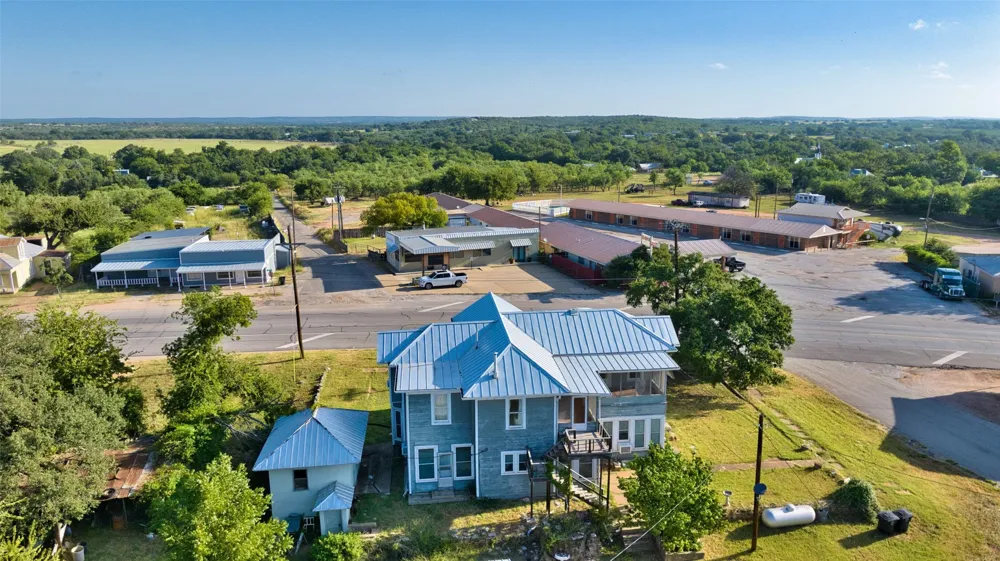 505 Ft McKavitt Street Mason, TX 76856