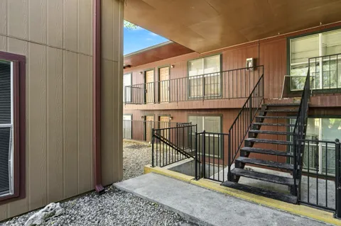 2319 Greenfield Parkway #208