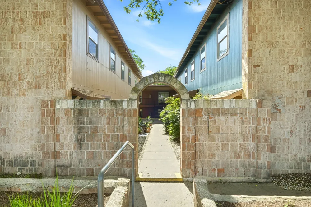 2319 Greenfield Parkway #208 Austin, TX 78741