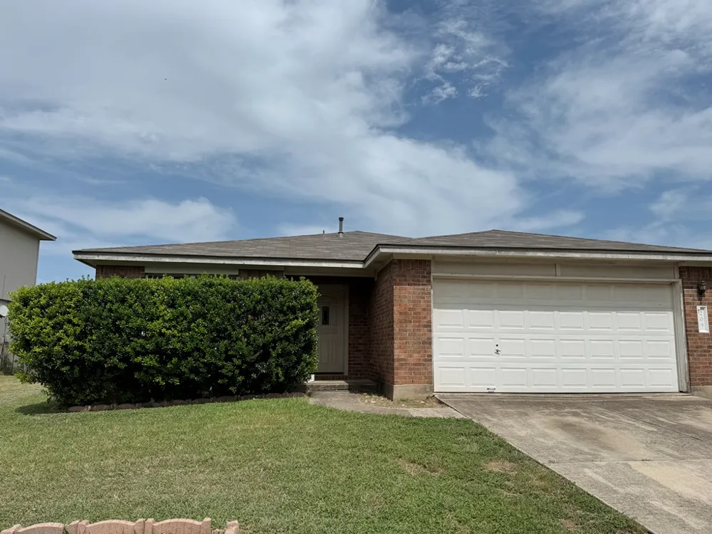 209 Katy B Lane Bastrop, TX 78602