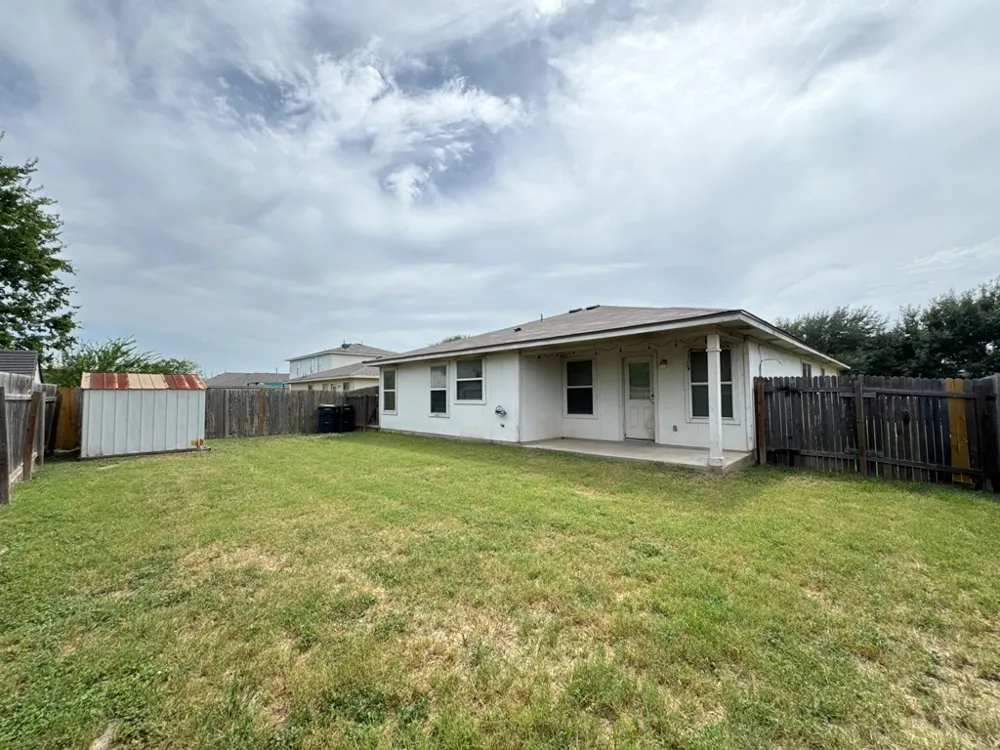 209 Katy B Lane Bastrop, TX 78602
