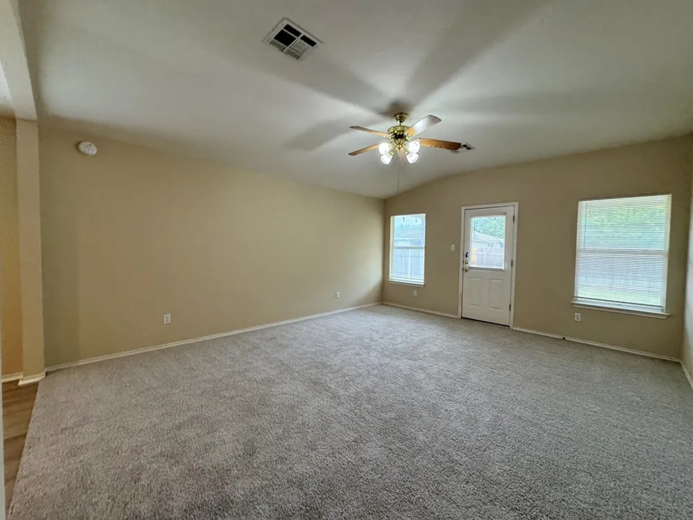 209 Katy B Lane Bastrop, TX 78602