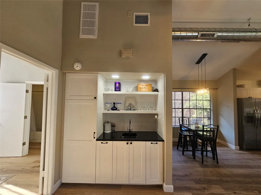 7122 Wood Hollow Drive #22 Austin, TX 78731