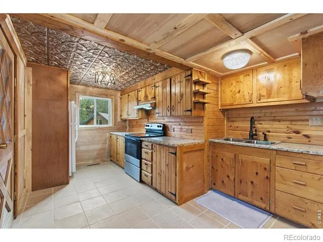 124 Big Pine Lane Drake, CO 80515