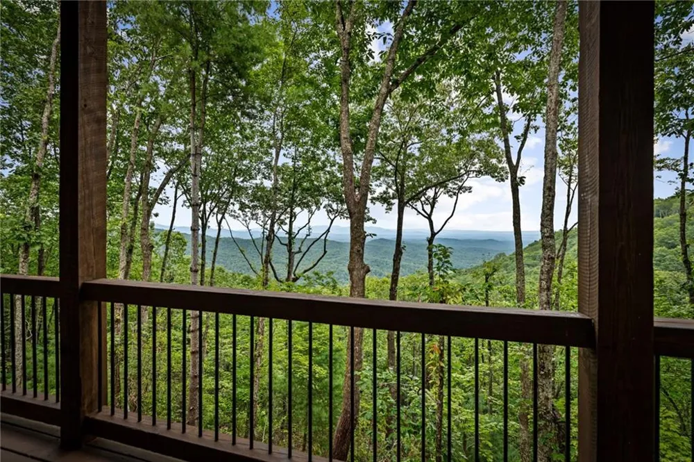 380 Utana Bluffs Trail Ellijay, GA 30540
